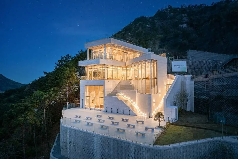 모이핀 돌산점 대표 사진 — 전남 여수 돌산 카페