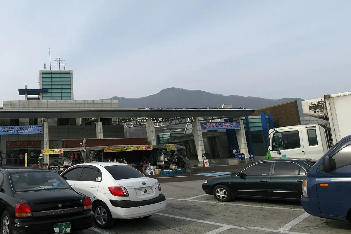 괴산휴게소 (창원 방향) 현장 사진 2 — 충북 중부내륙선 · 하행