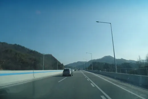 홍천휴게소 (양양 방향) — 강원 서울양양선 · 하행 휴게소