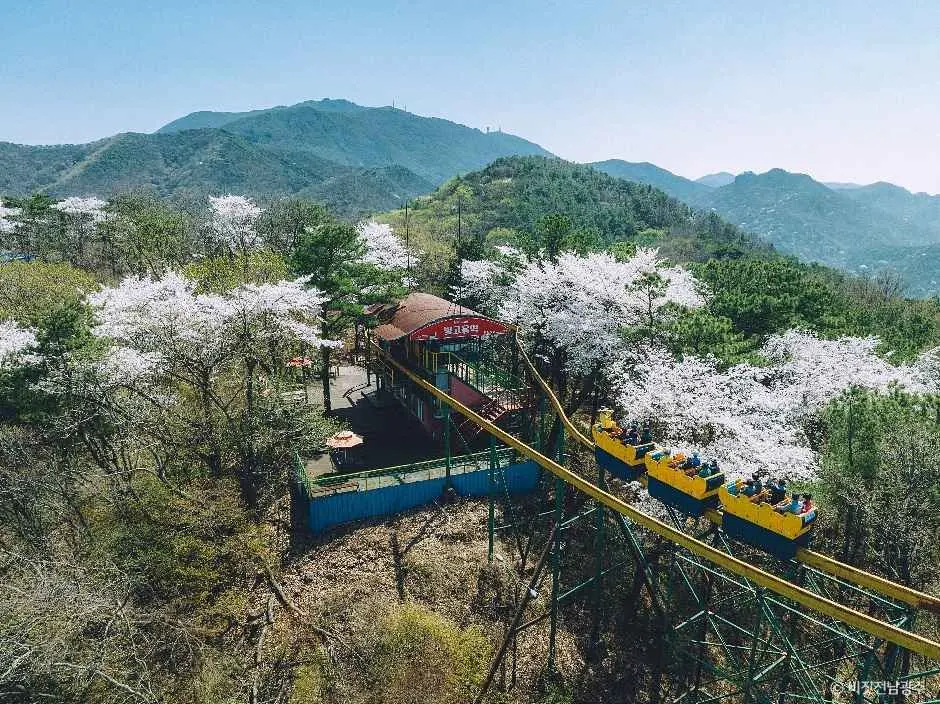 스타벅스 광주지산유원지입구점 현장 사진 2 — 광주 동구 지산동
